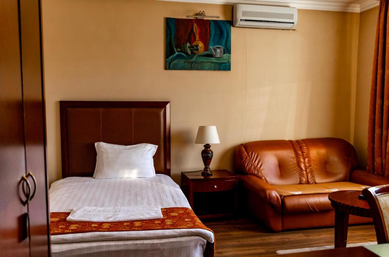 Boutique Hotel Igmas, Prishtina 프리슈티나 외부 사진