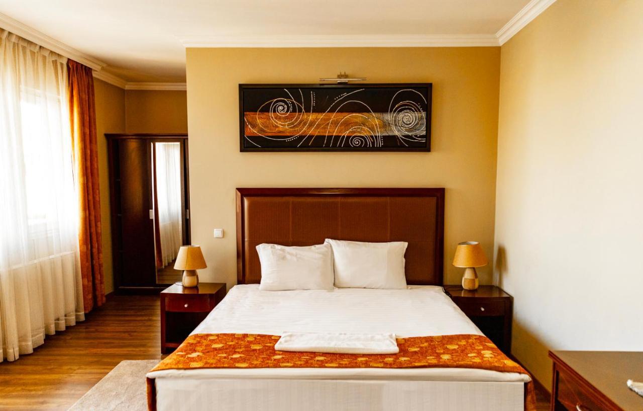 Boutique Hotel Igmas, Prishtina 프리슈티나 외부 사진