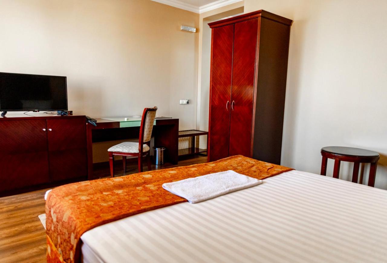 Boutique Hotel Igmas, Prishtina 프리슈티나 외부 사진