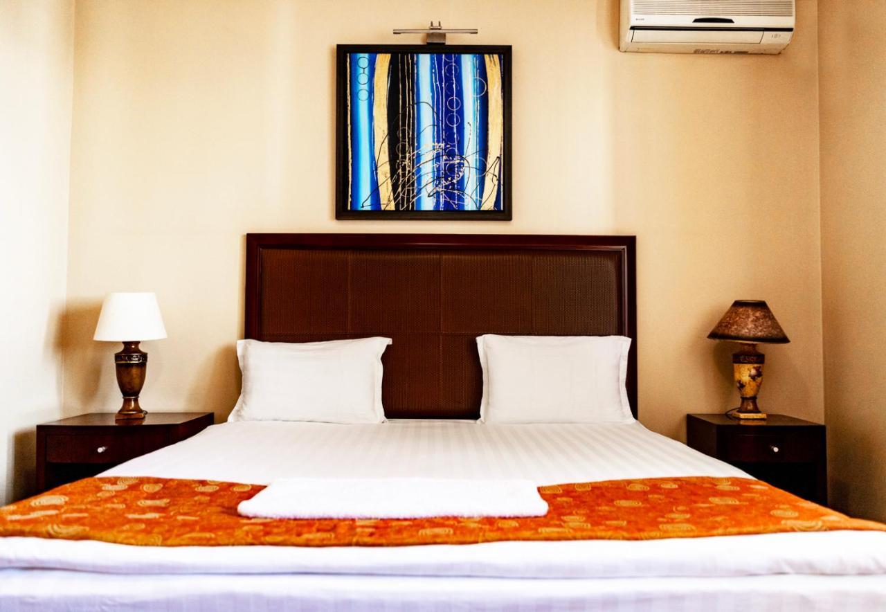 Boutique Hotel Igmas, Prishtina 프리슈티나 외부 사진